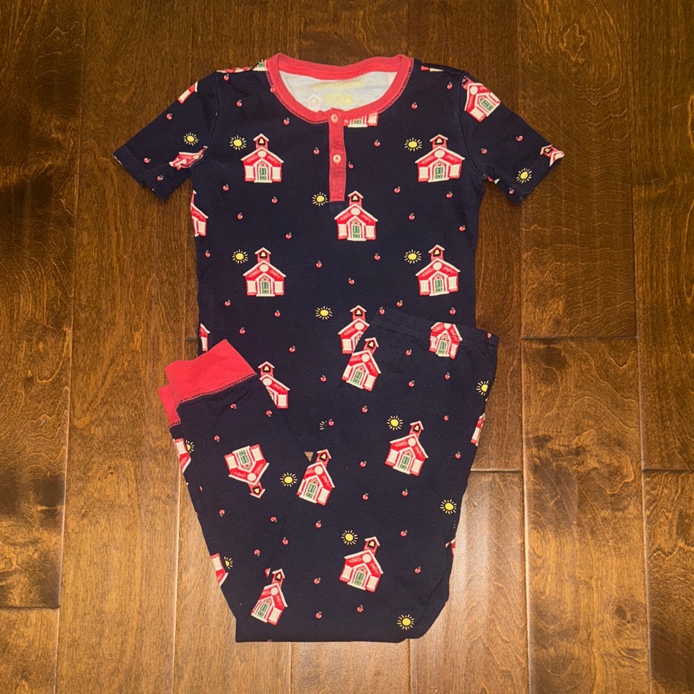 TBBC Sutton's Short Sleeve Set (Unisex) - Happy Little School House - 10 $ firm